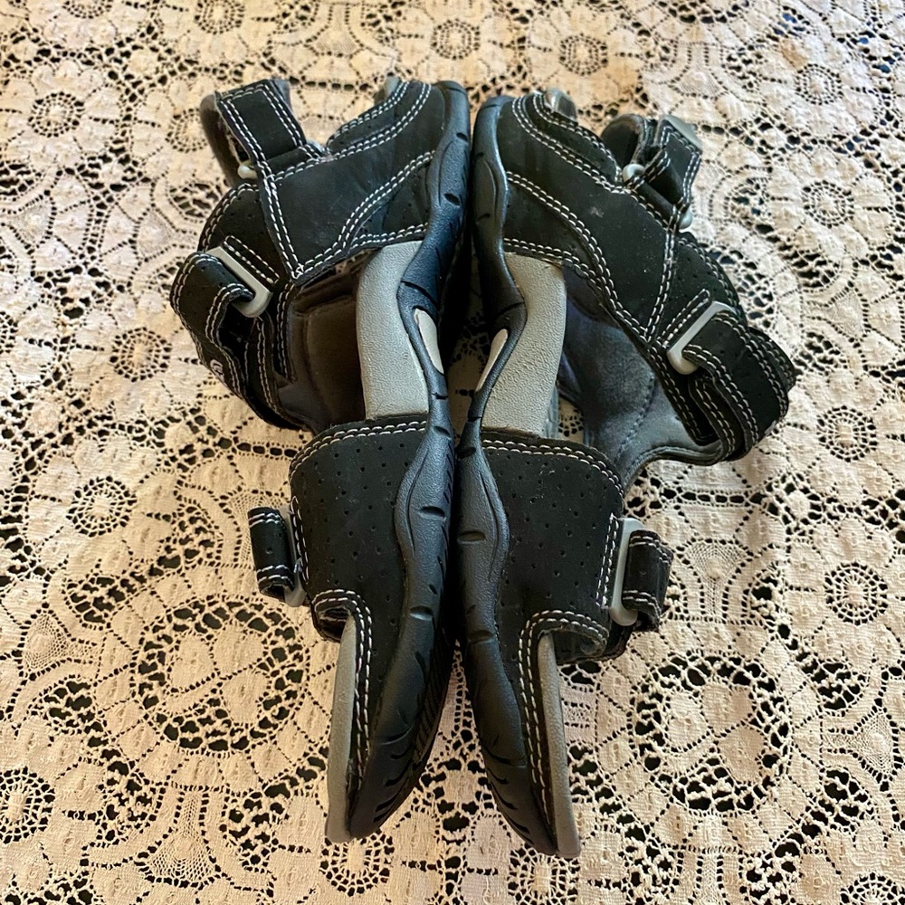 The North Face Black and Gray Sandals - Picture 2 of 12
